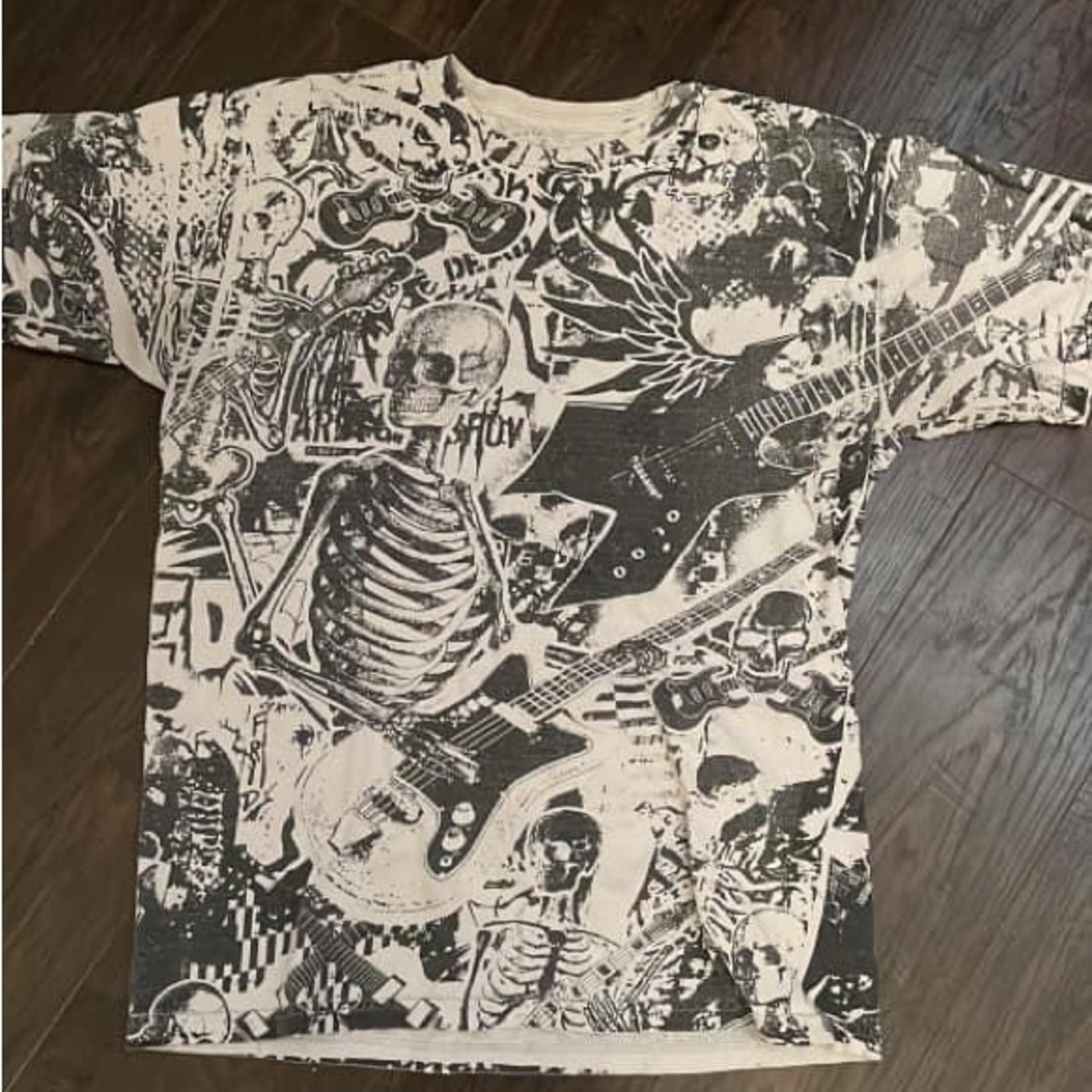 Men’s skeleton shirt. Fits like a medium/large.